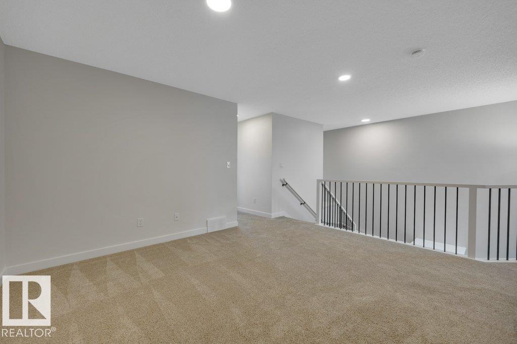 690 Bank Drive, photo 35