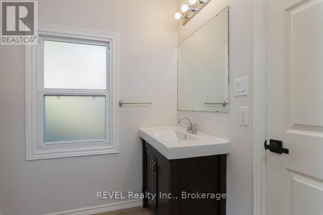 389 Glendale Avenue — photo 16
