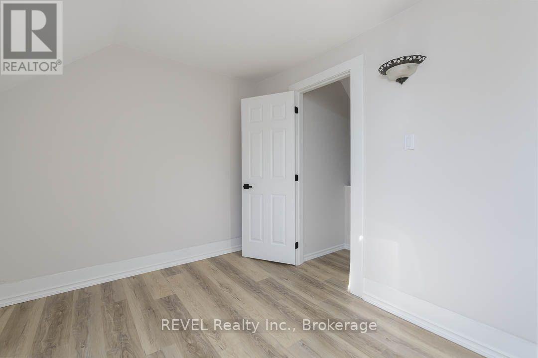 389 Glendale Avenue — photo 20