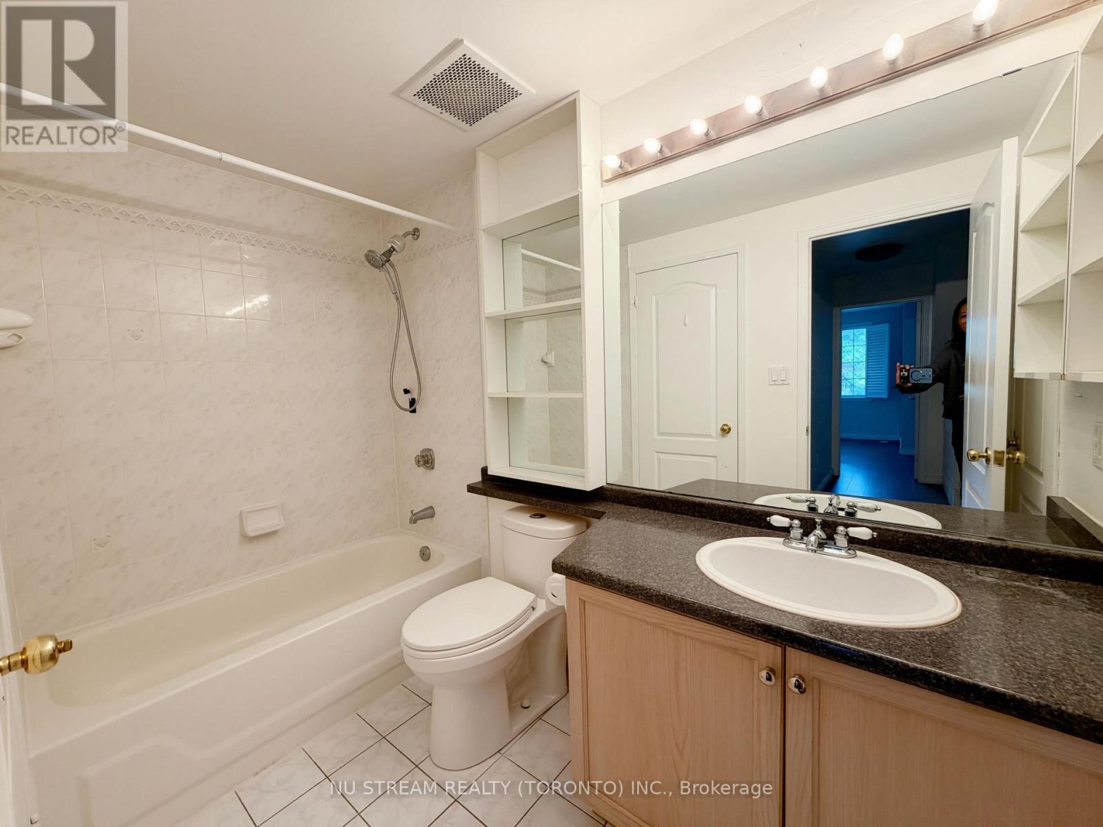 A11 - 108 FINCH AVENUE W, Toronto (Newtonbrook West) — photo 11