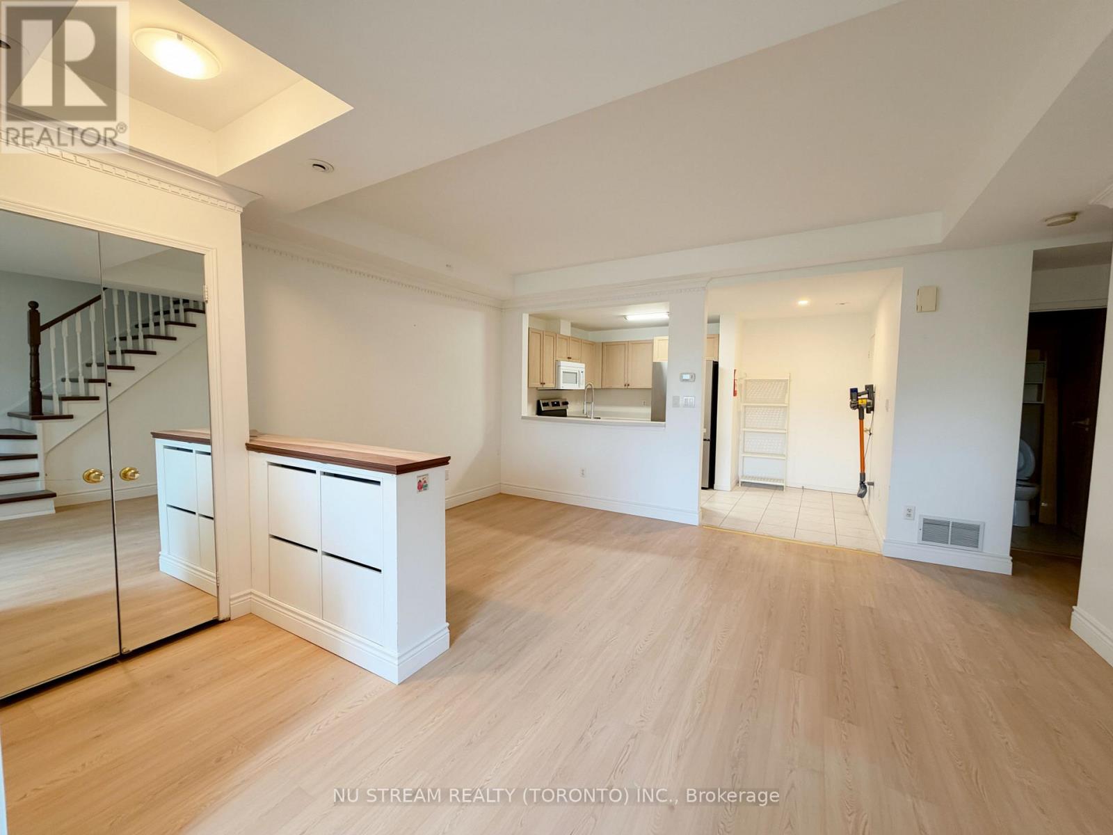 A11 - 108 FINCH AVENUE W, Toronto (Newtonbrook West) — photo 3