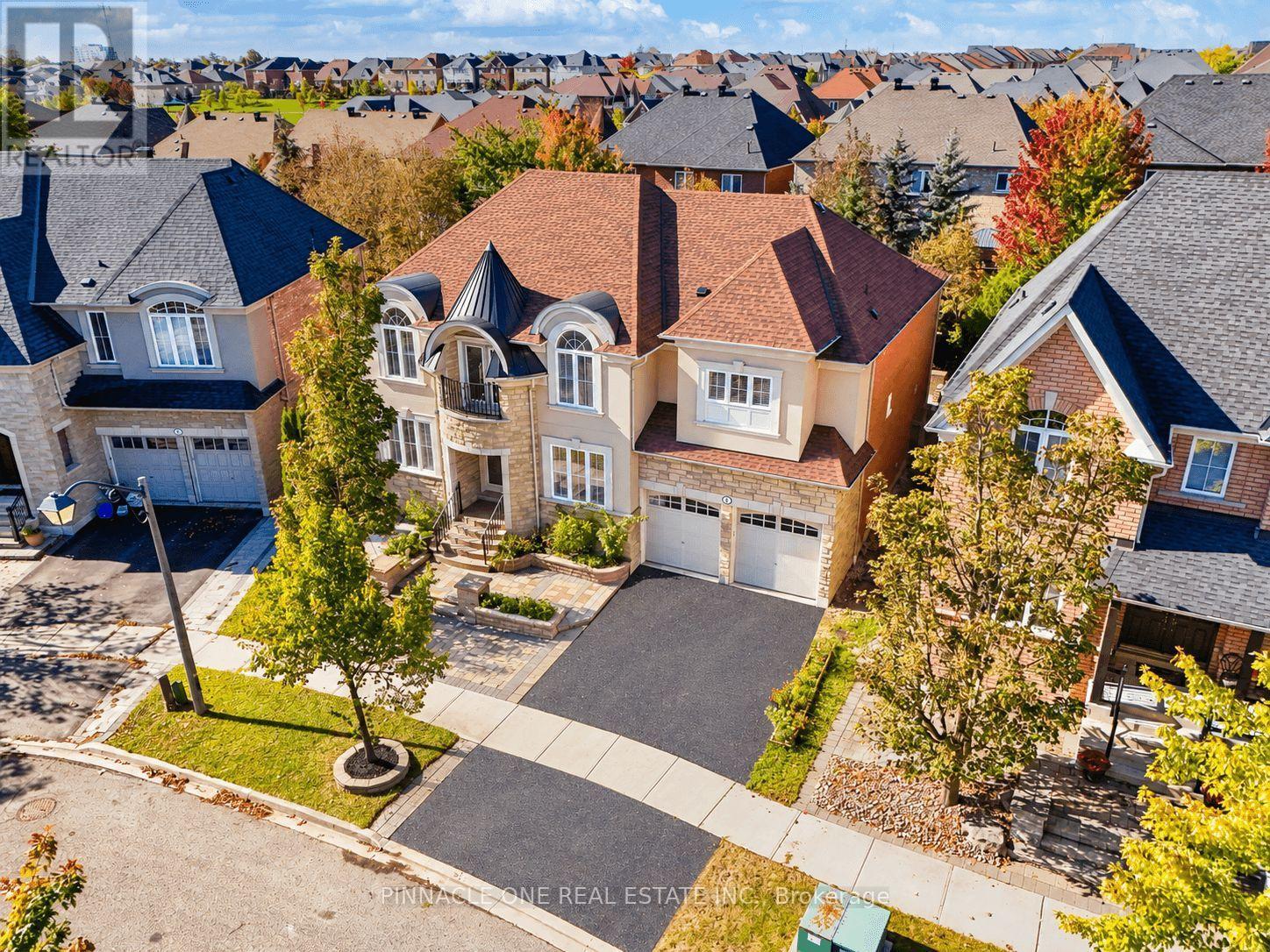 6 Dolby Crescent, Ajax, ON photo 3