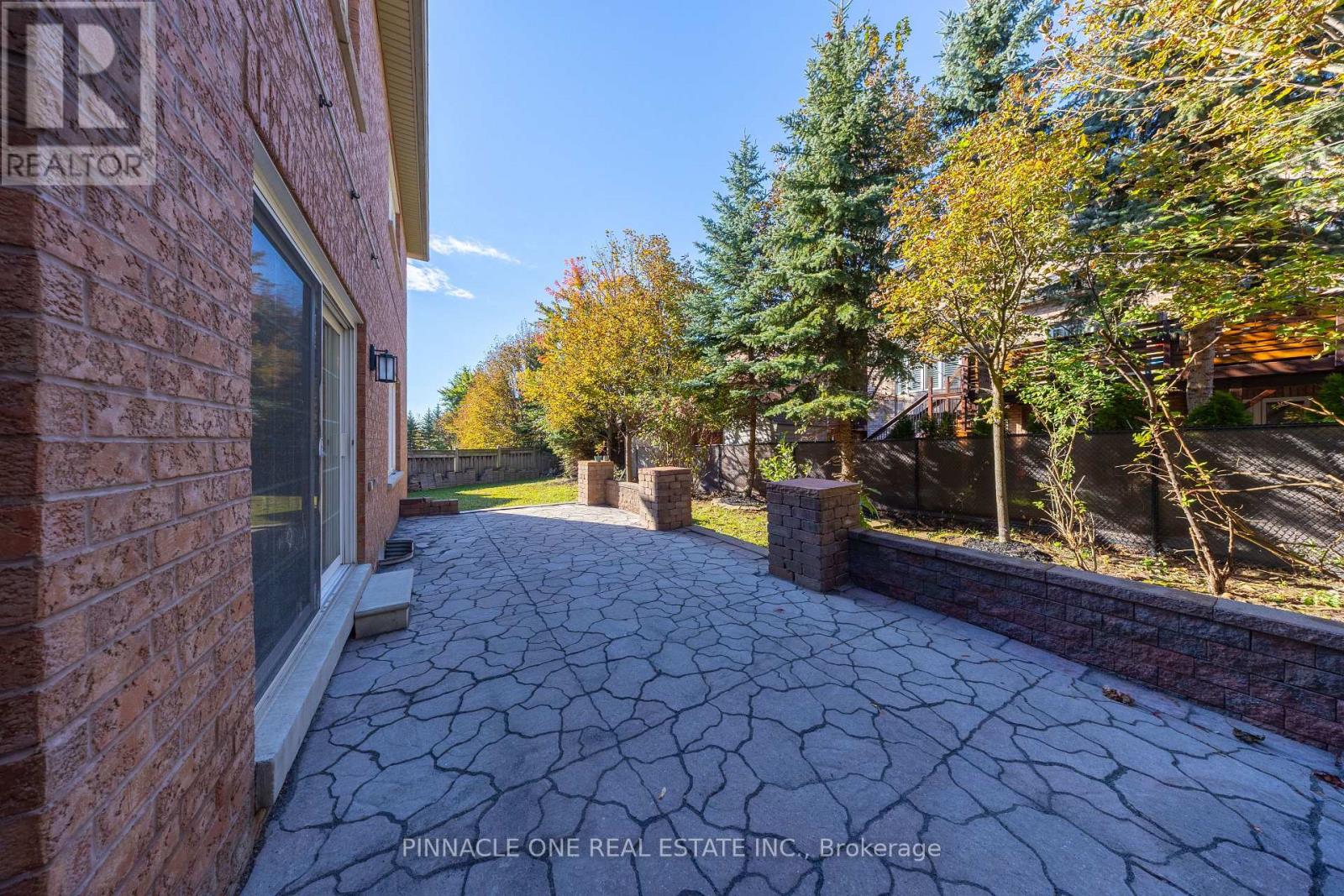 6 Dolby Crescent, Ajax, ON photo 7