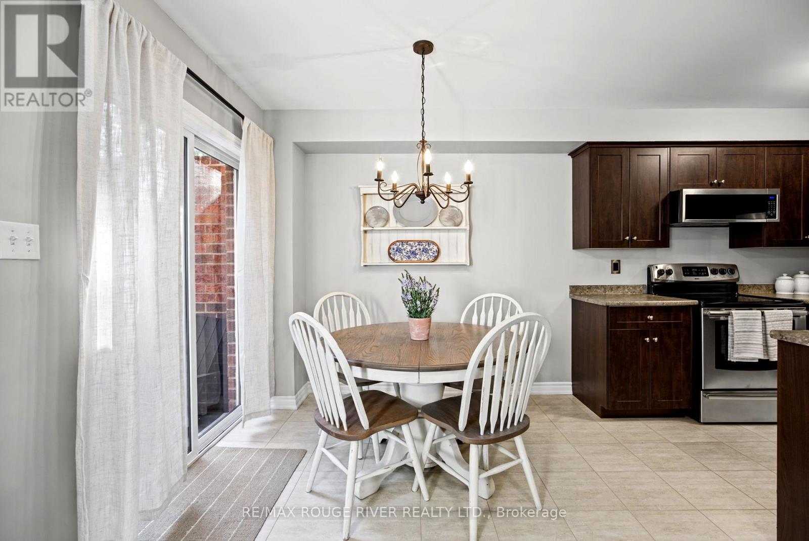 #37 715 GRANDVIEW STREET N - 18
