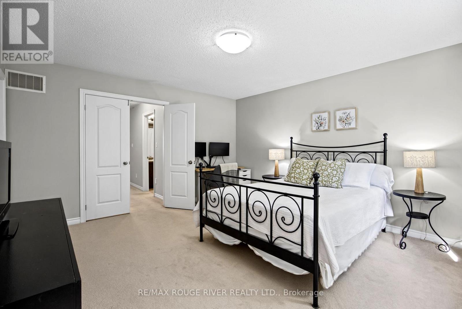 #37 715 GRANDVIEW STREET N - 26