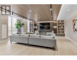 905 - 286 Main Street, Toronto, ON M4C5K7 Photo 9
