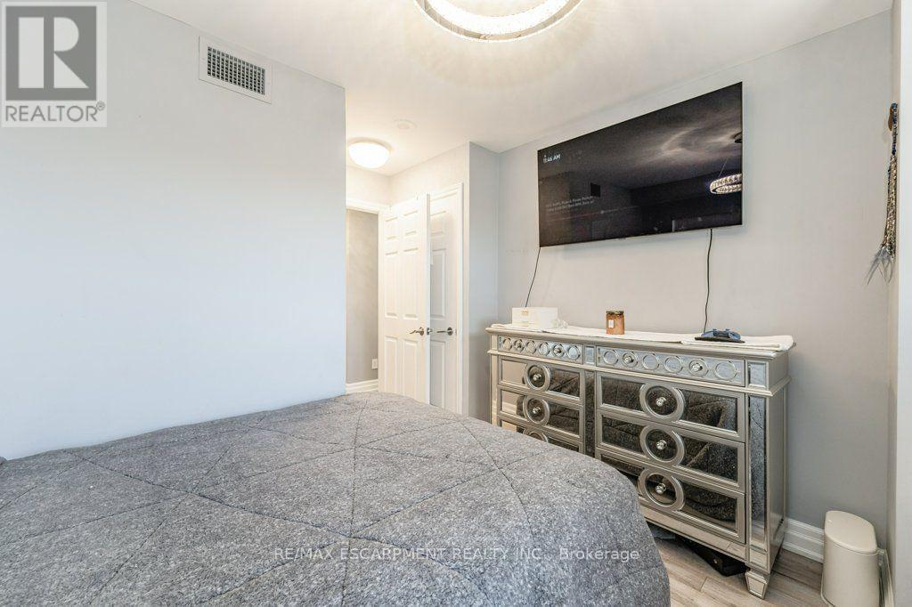 #209 2391 CENTRAL PARK DRIVE - 26