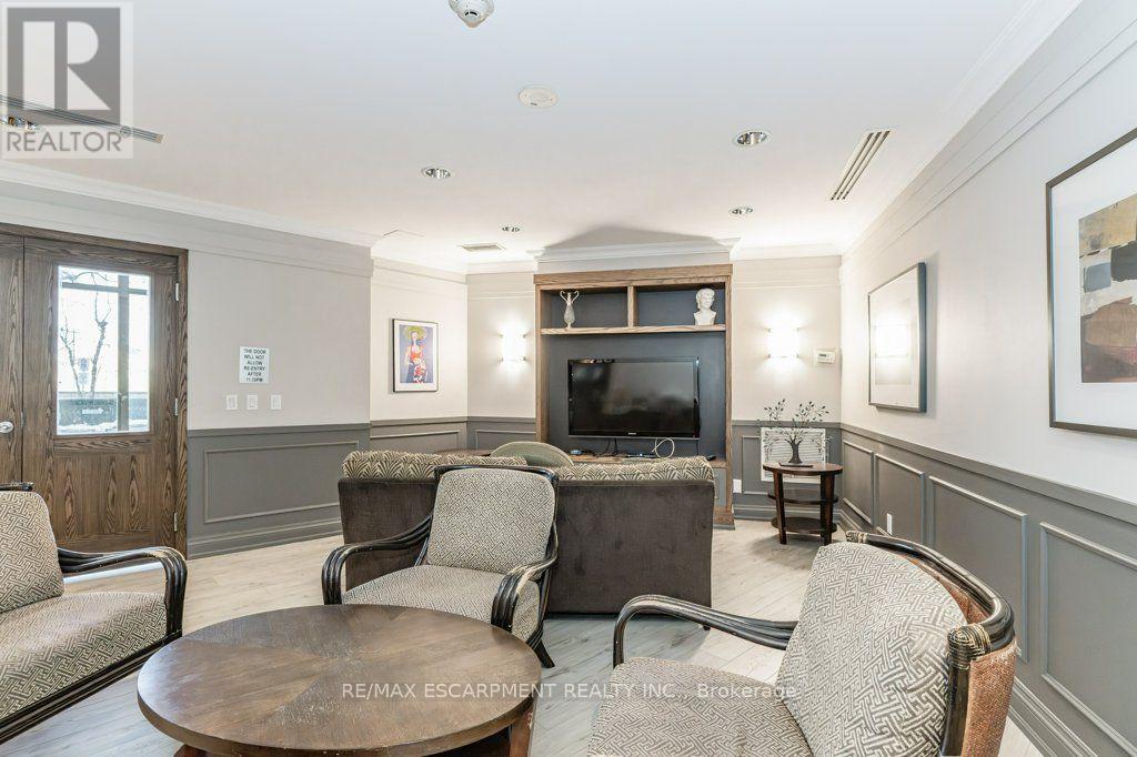 #209 2391 CENTRAL PARK DRIVE - 32