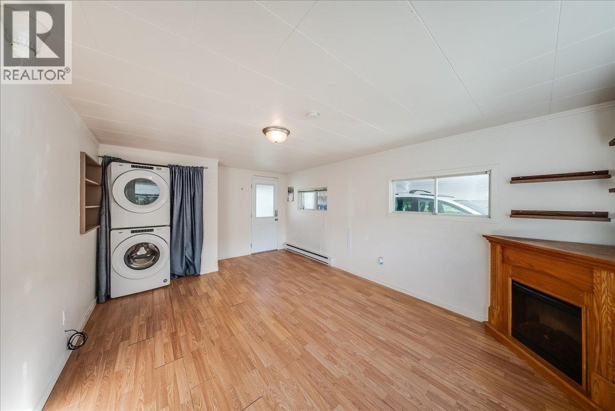 526 8TH Avenue, Castlegar - Image 1