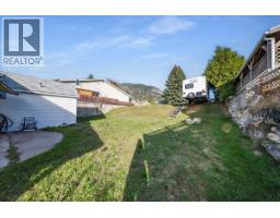 526 8th Avenue, Castlegar, BC V1N1N6 Photo 22