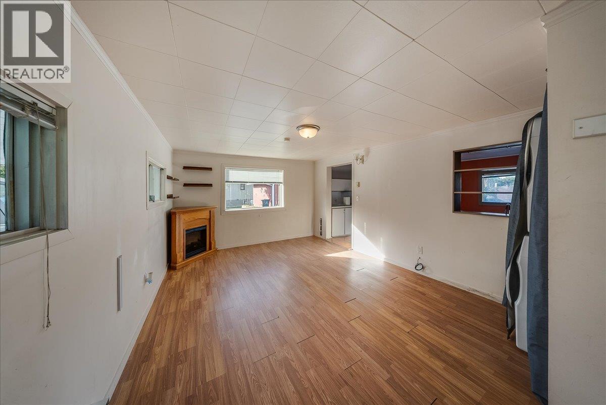 526 8TH Avenue, Castlegar - Image 1