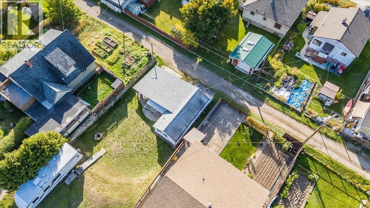 526 8TH Avenue, Castlegar - Image 1