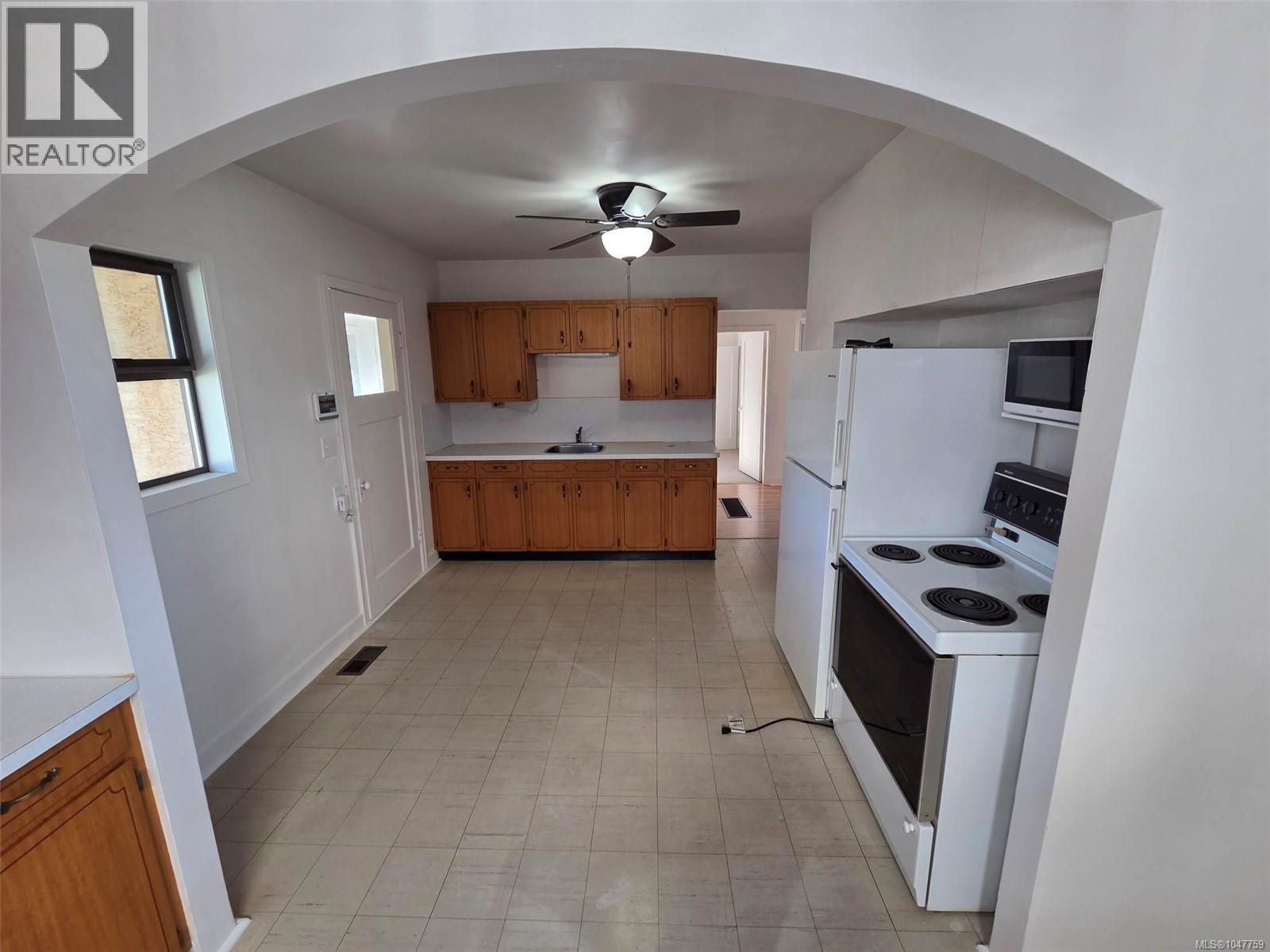3933 10th Ave - 4