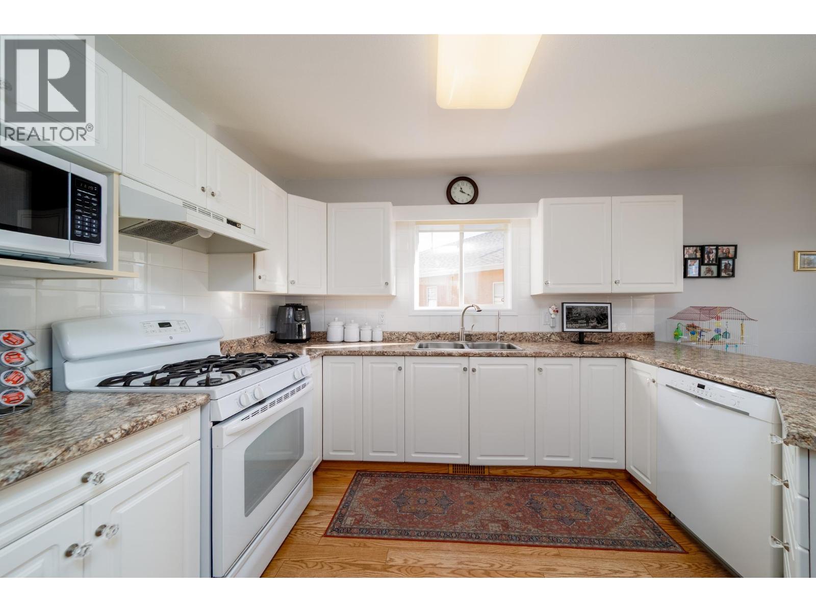 #101 2250 Louie Drive - 17