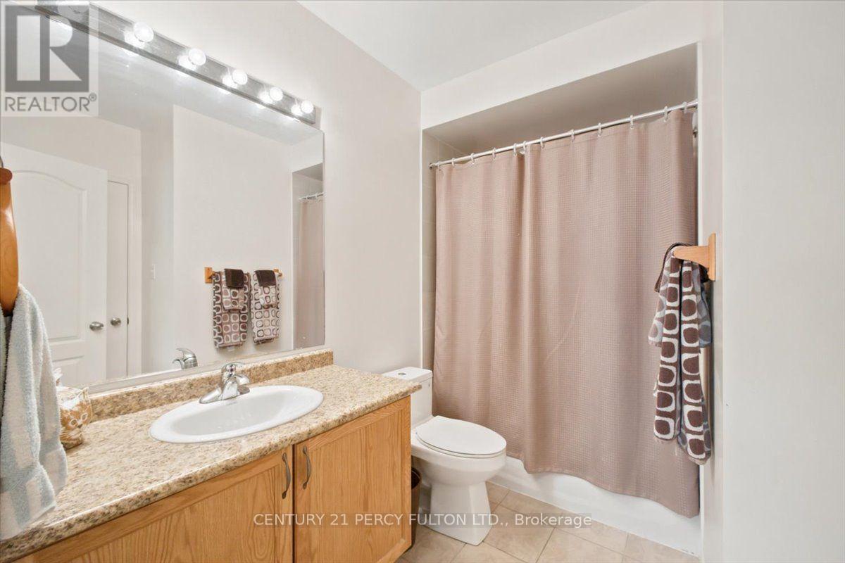 111 White Drive, Port Hope, ON photo 44