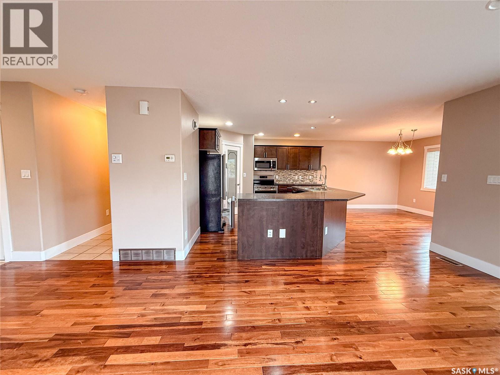 725 Centre STREET, Shaunavon — photo 4