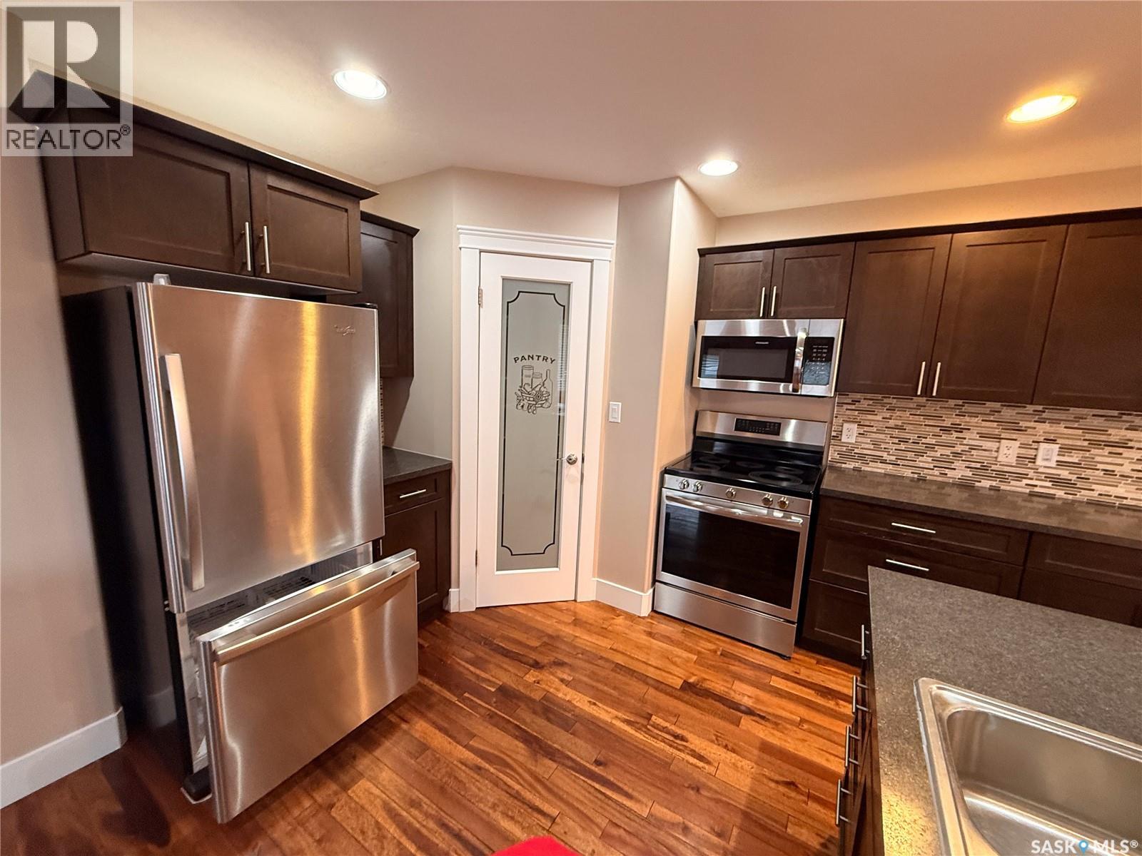 725 Centre STREET, Shaunavon — photo 8