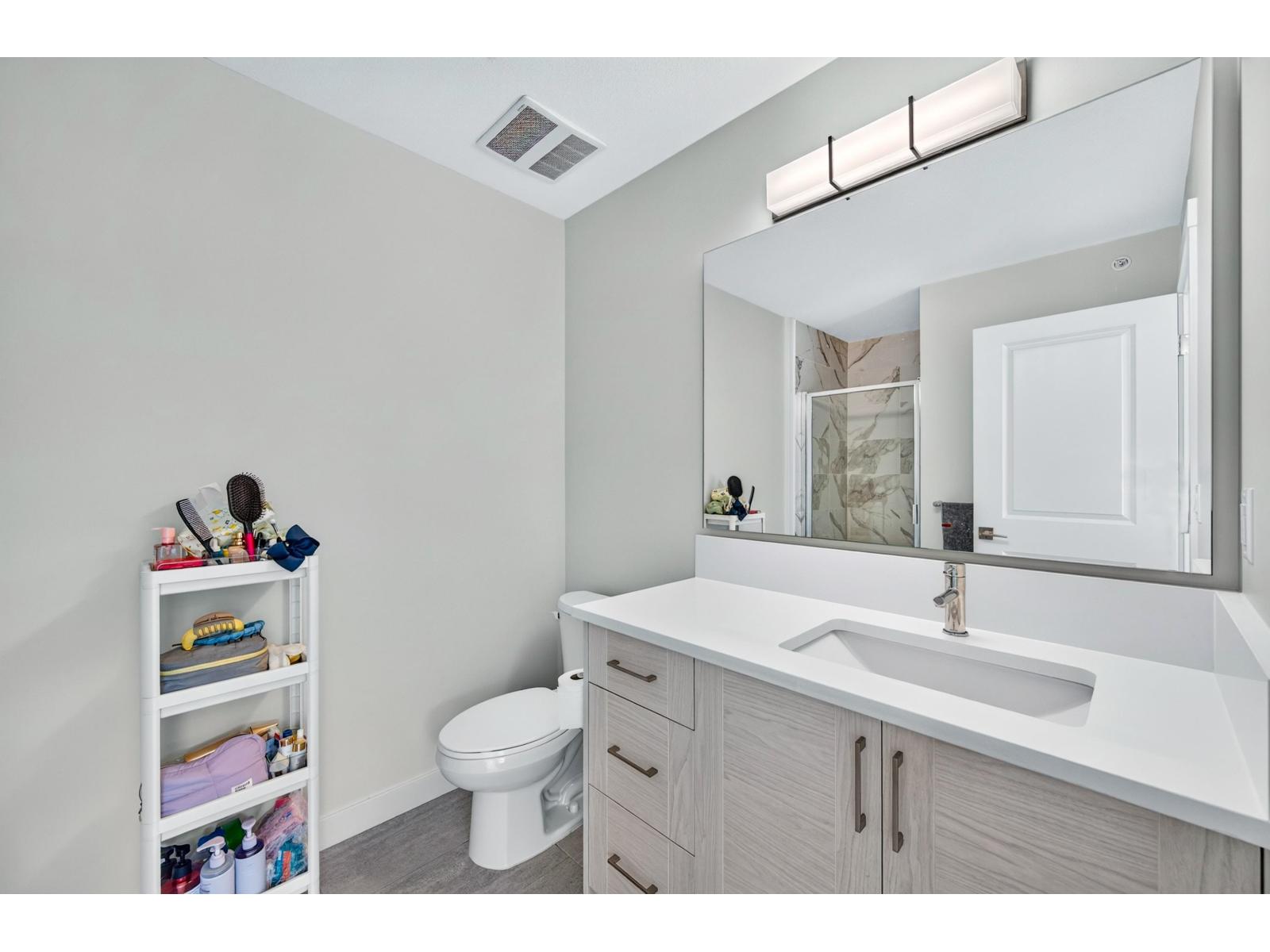 Photo of 122 20180 84 AVENUE 23