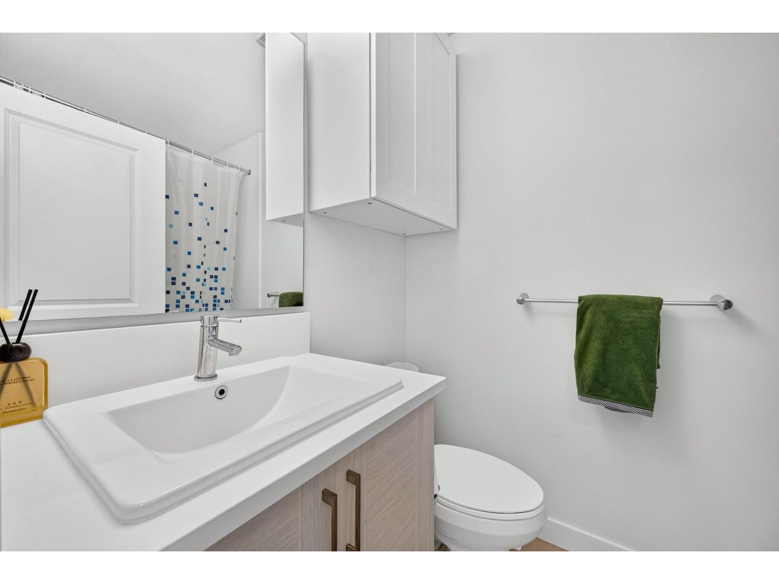 Photo of 122 20180 84 AVENUE 29
