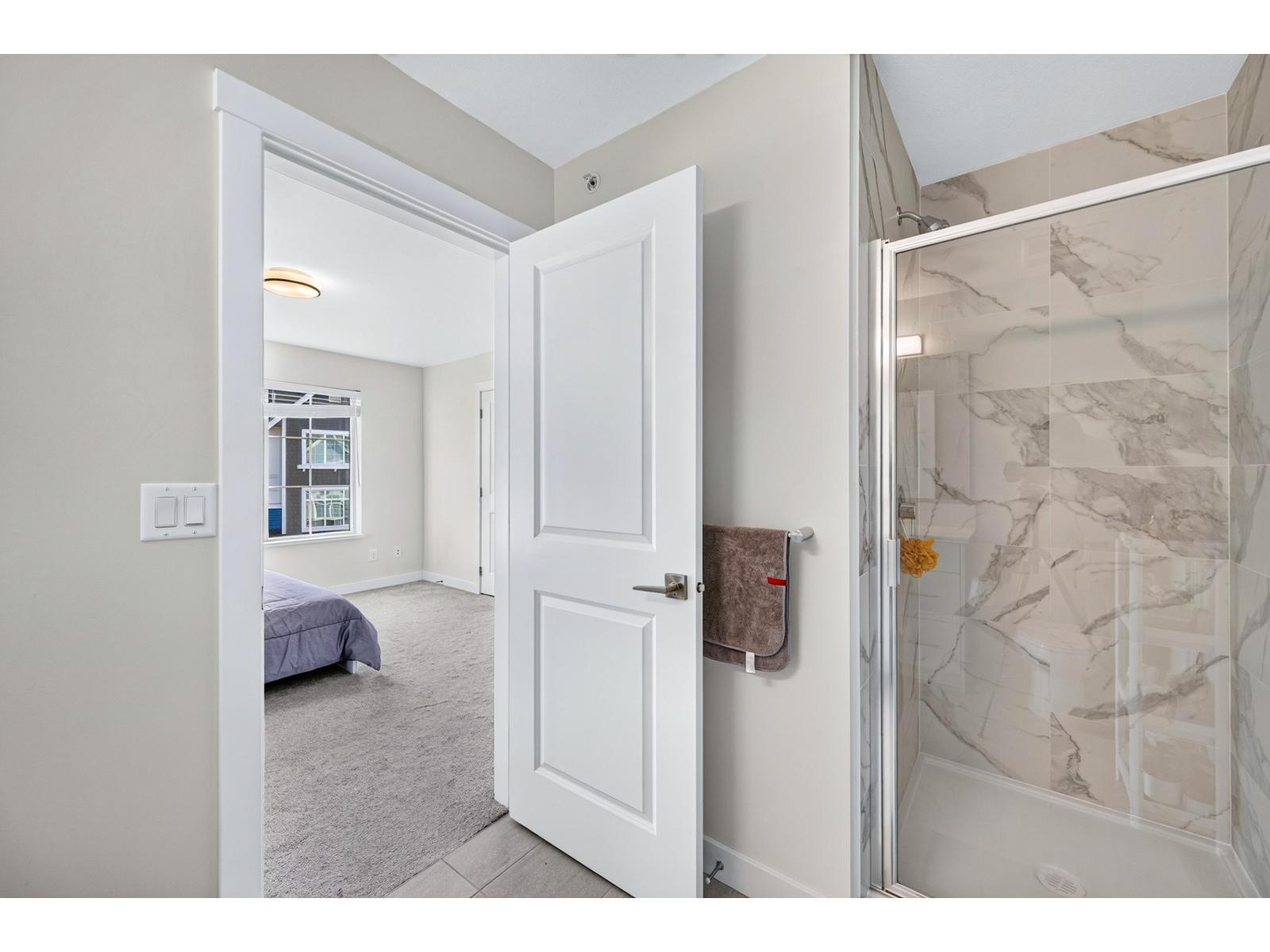 Photo of 122 20180 84 AVENUE 24