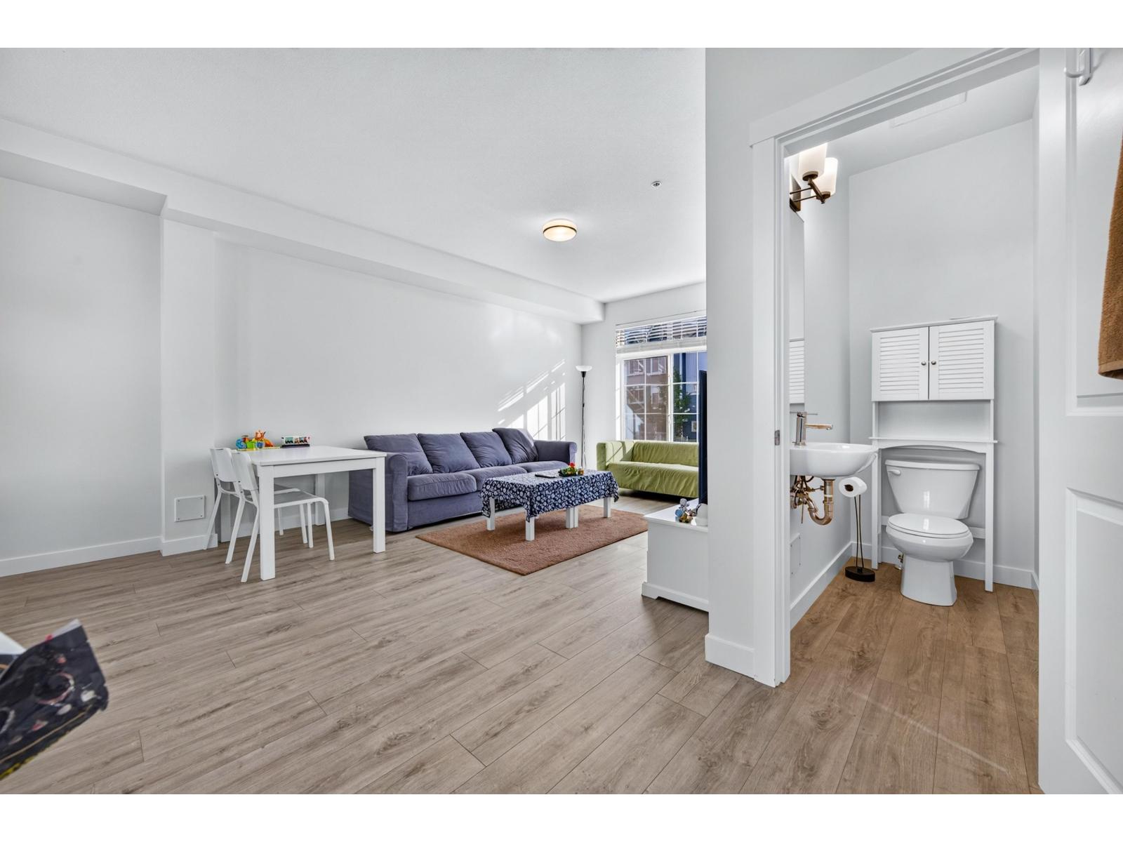 Photo of 122 20180 84 AVENUE 19