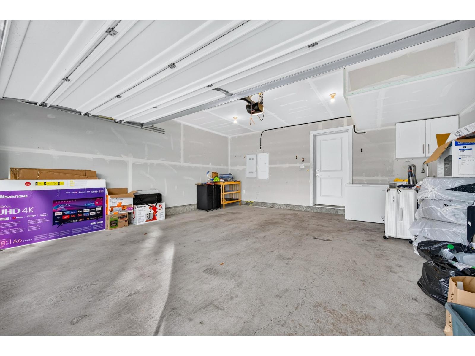 Photo of 122 20180 84 AVENUE 32