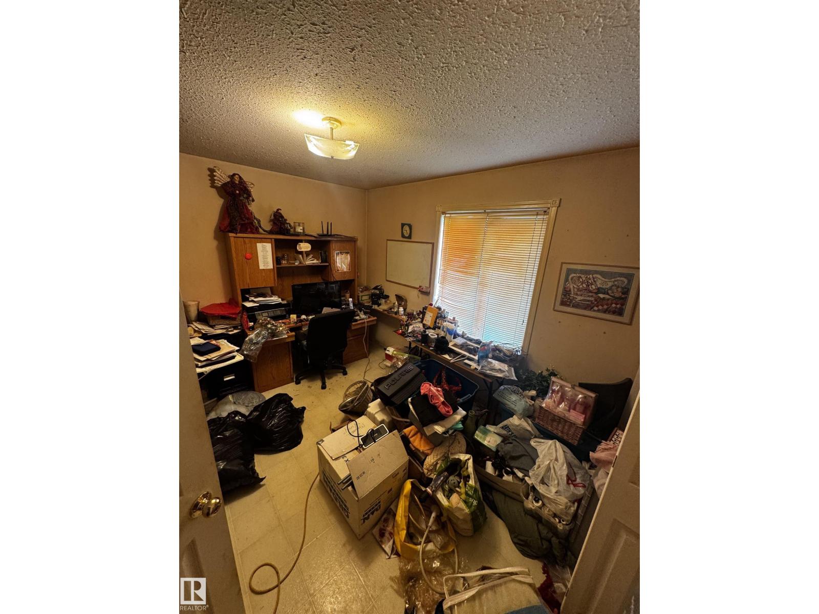 4751 49A ST - Image 14