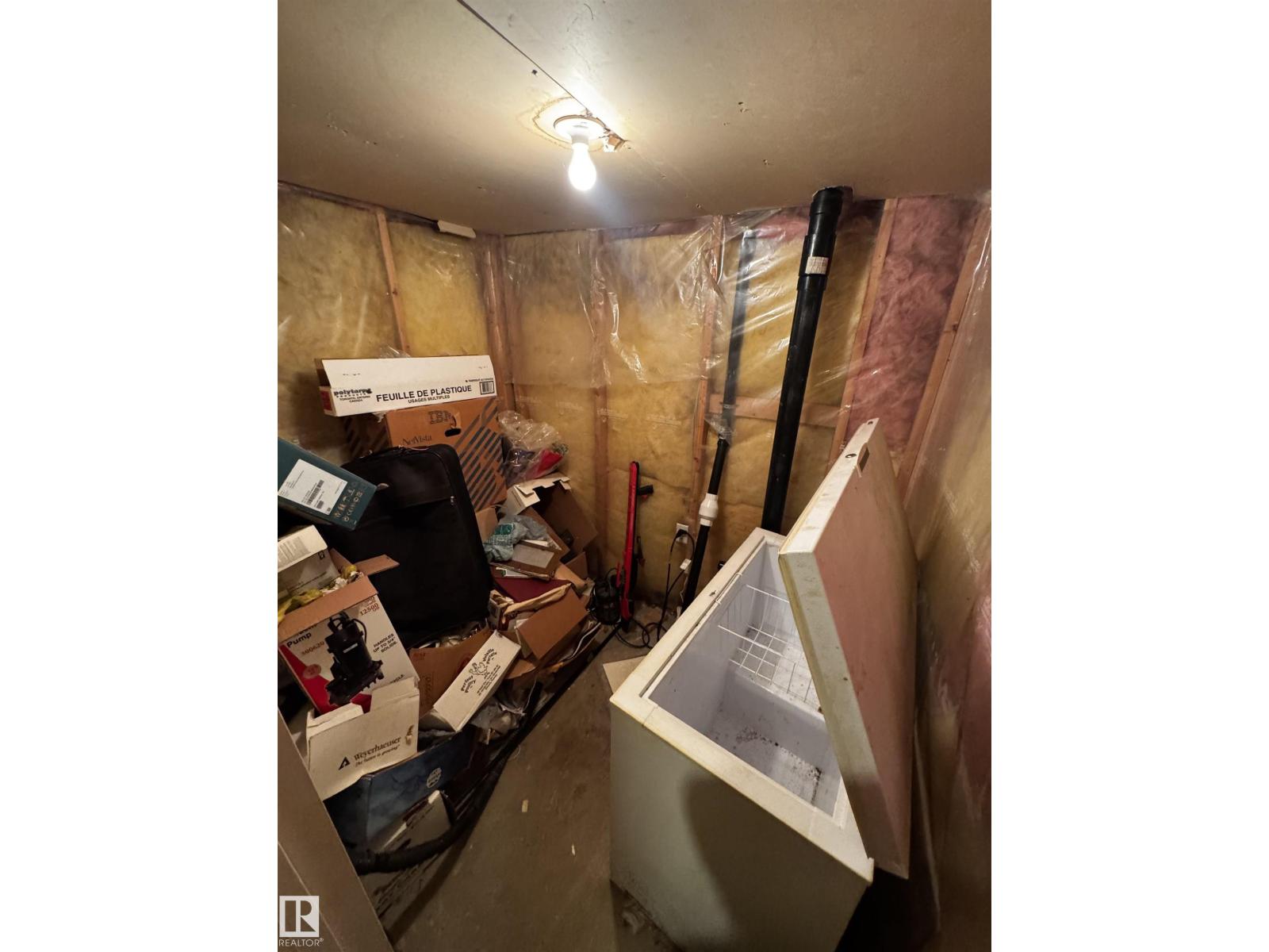 4751 49A ST - Image 18