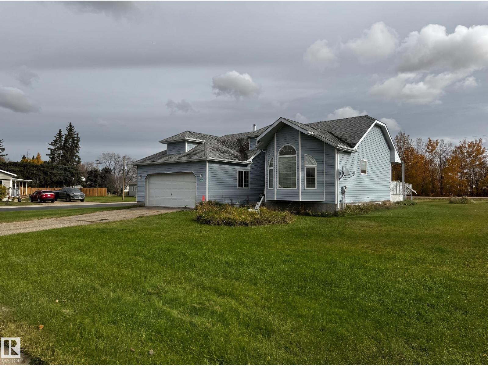 4751 49A ST - 2