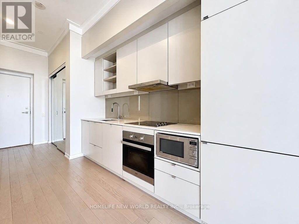 #PH10 101 PETER STREET - 7