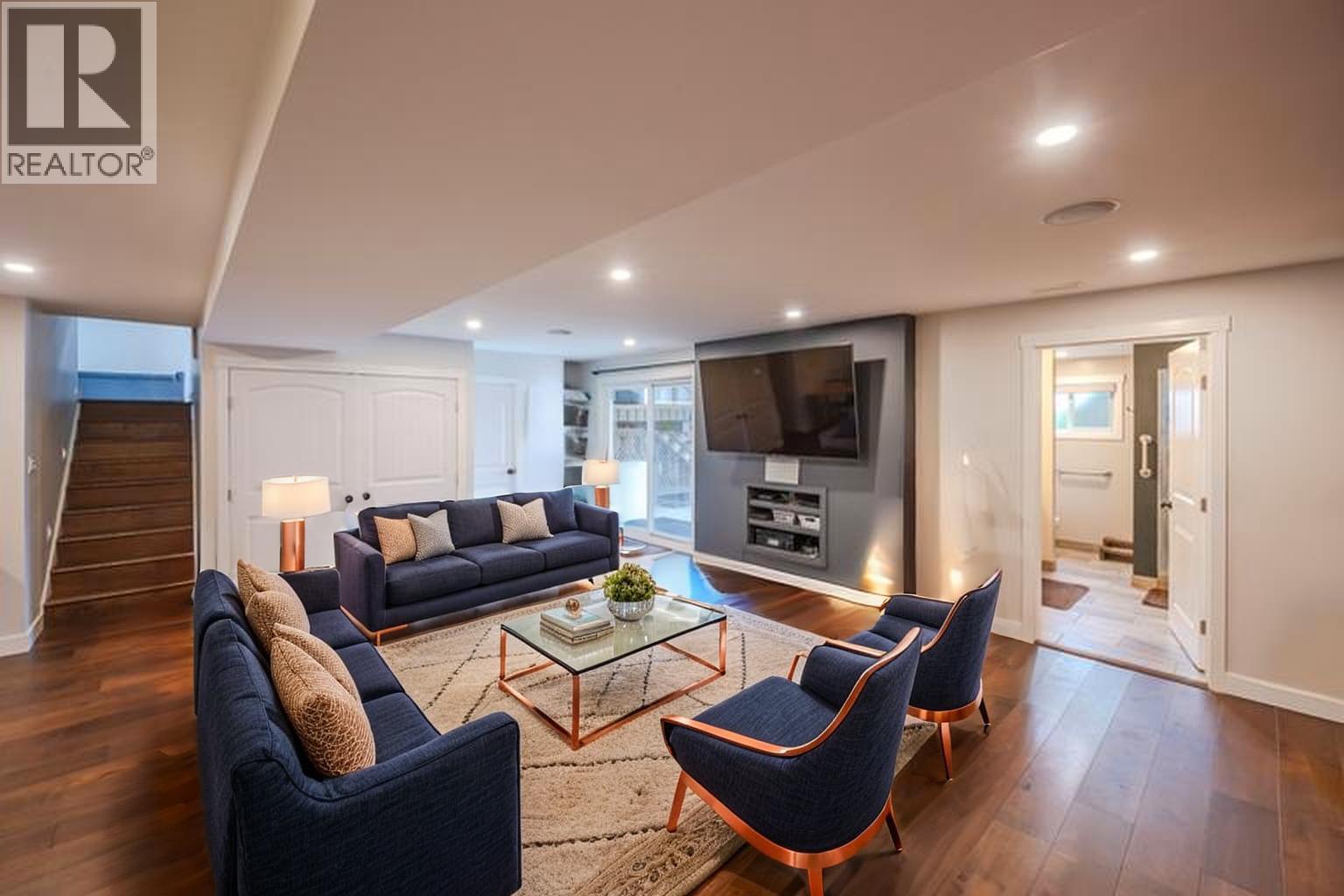 6521 BELLEVUE Drive - 38