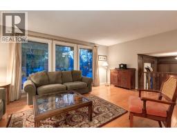 544 BROOKMERE Crescent SW - photo 9