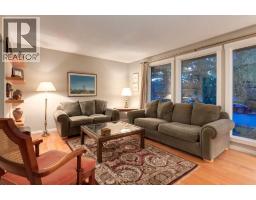 544 BROOKMERE Crescent SW - photo 10