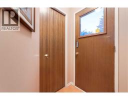 544 BROOKMERE Crescent SW - photo 20