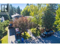 544 BROOKMERE Crescent SW - photo 4