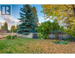 544 BROOKMERE Crescent SW - photo 37