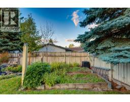 544 BROOKMERE Crescent SW - photo 39