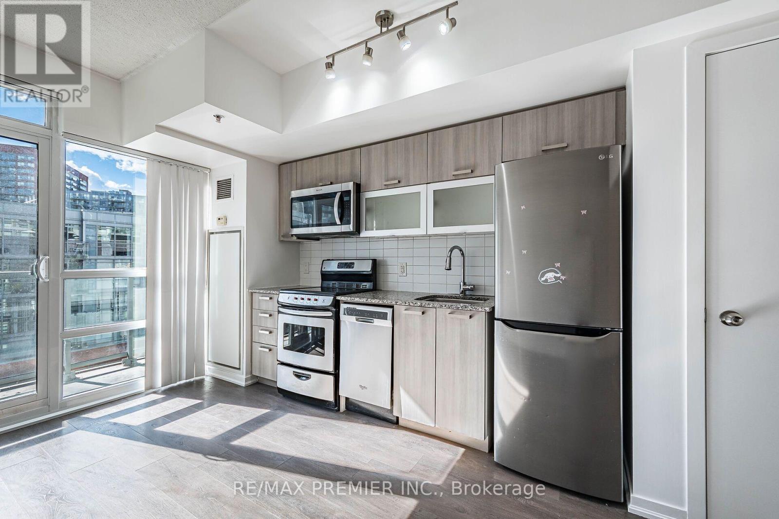 68 Abell Street — photo 13