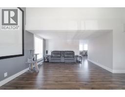 Foyer - 162 Maclaren Crescent, Fort Mcmurray, AB T9K1J8 Photo 7