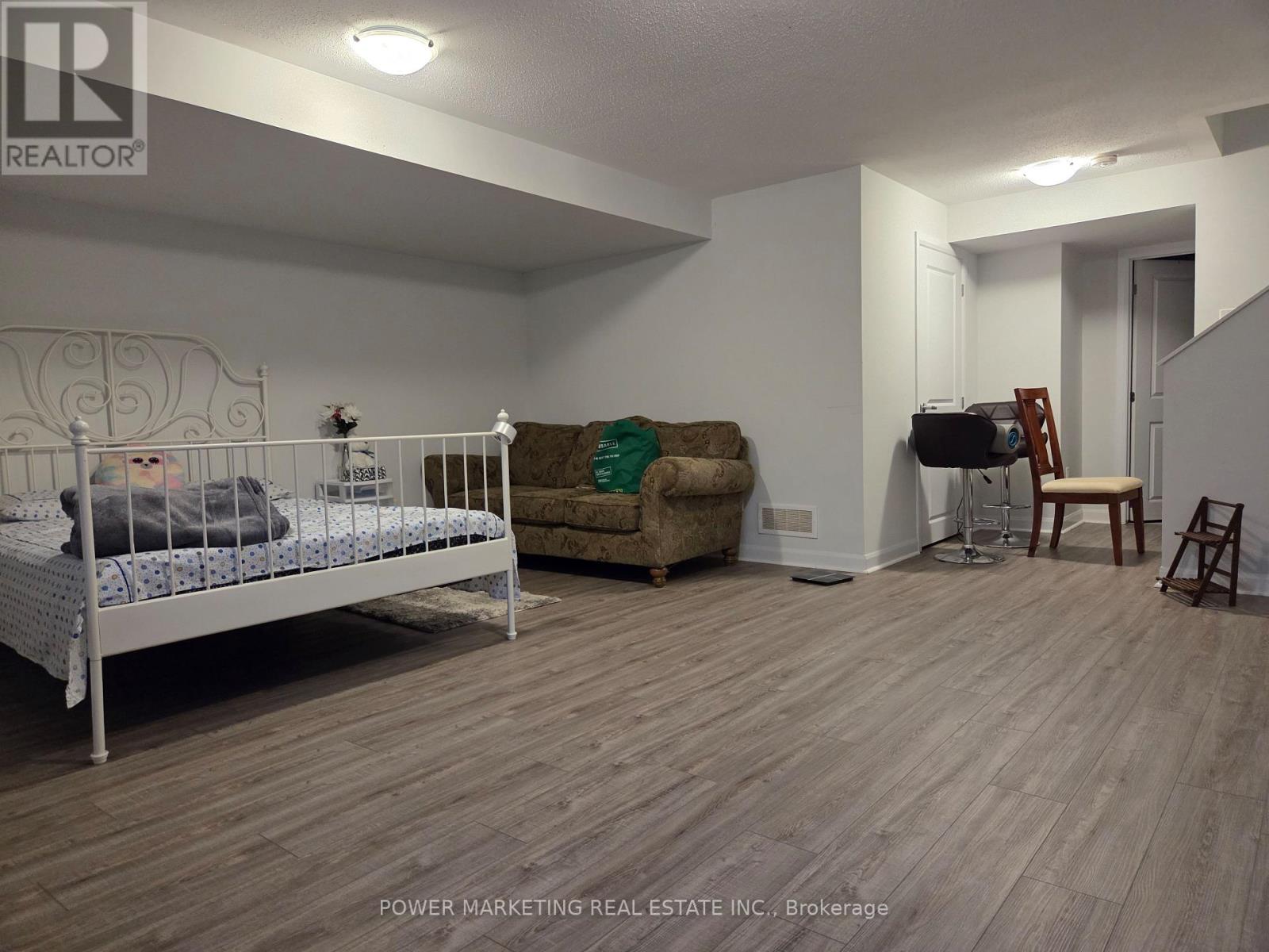 571 Lilith Street — photo 16