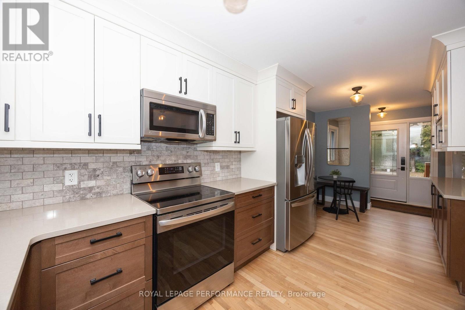 340 ST-DENIS STREET - 11