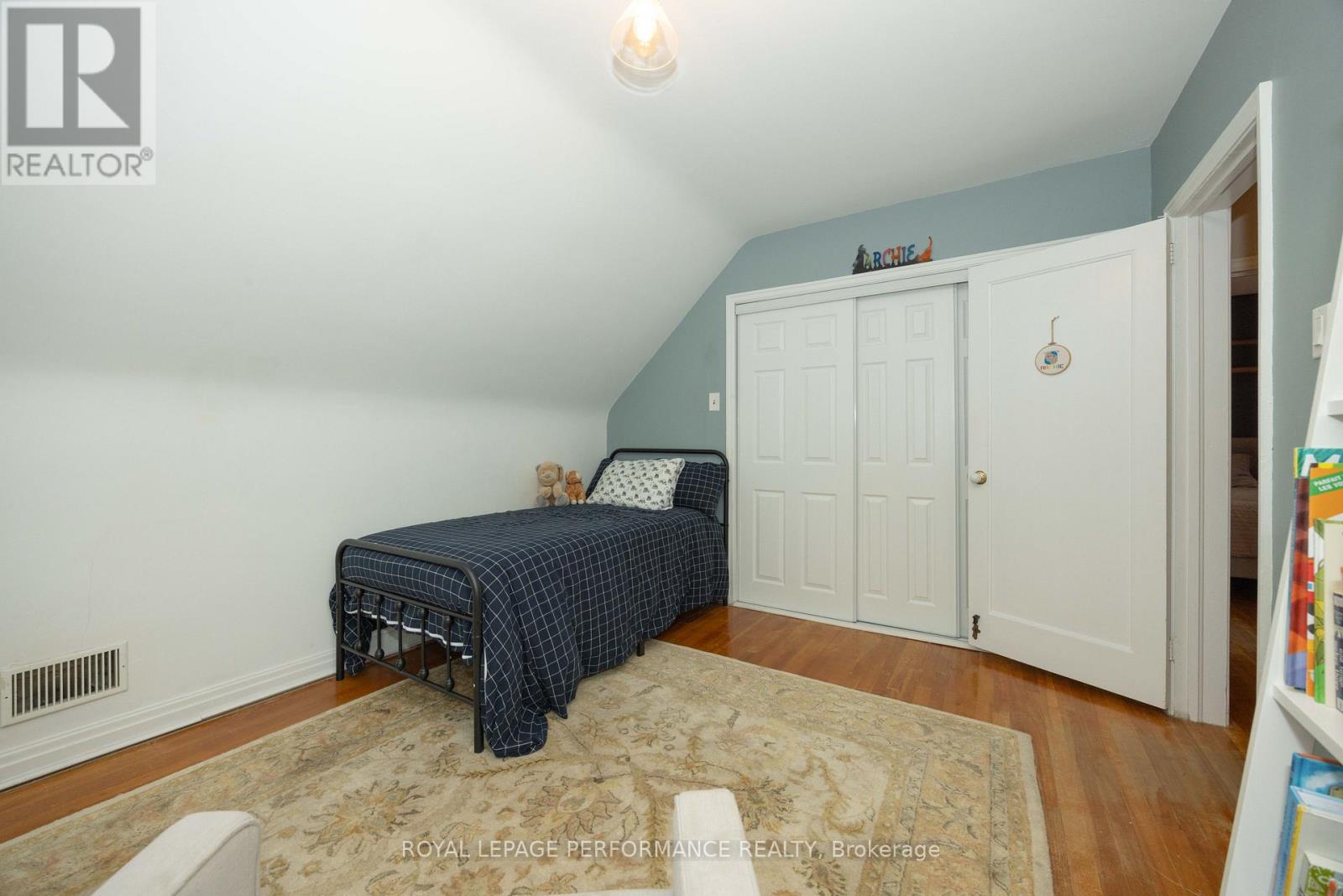 340 St-Denis Street