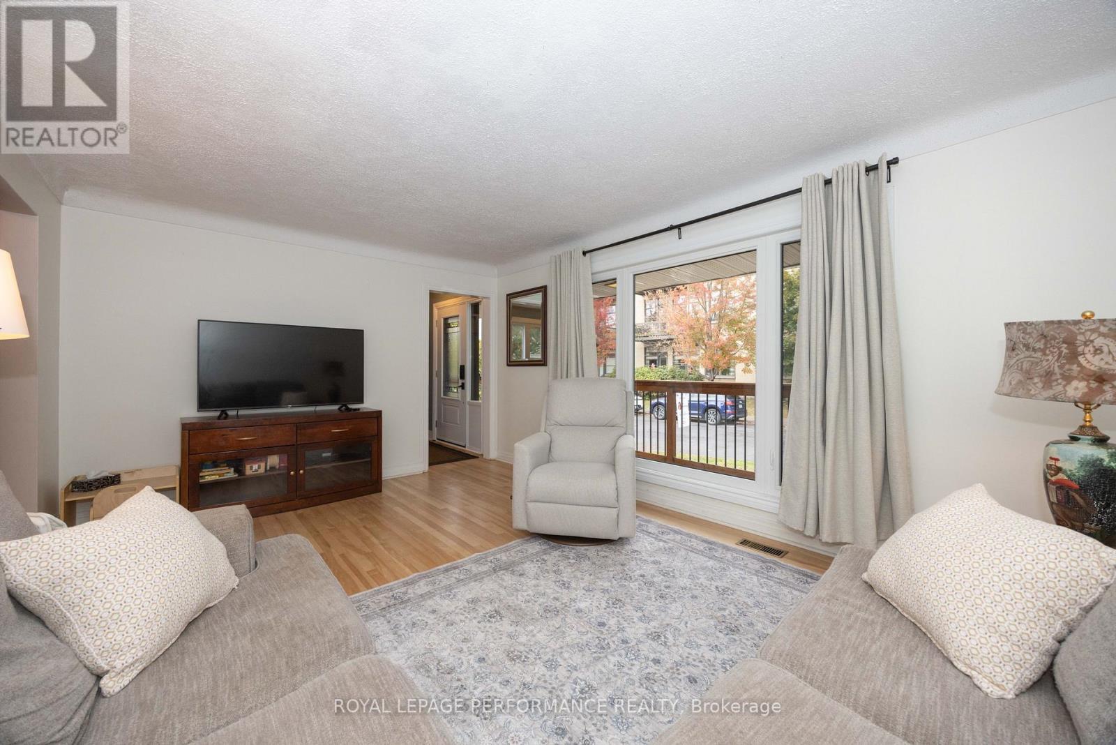 340 ST-DENIS STREET - 7