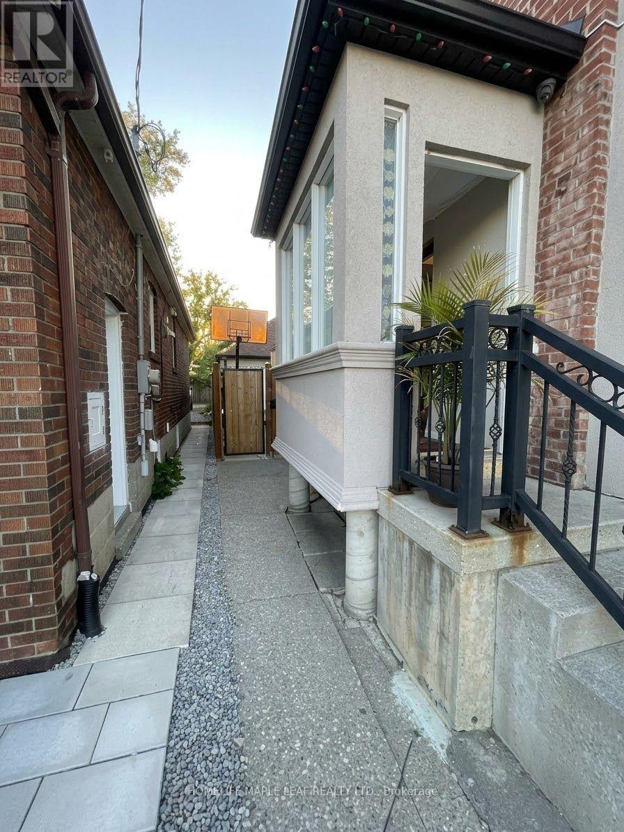 600 OAKWOOD AVENUE - 2