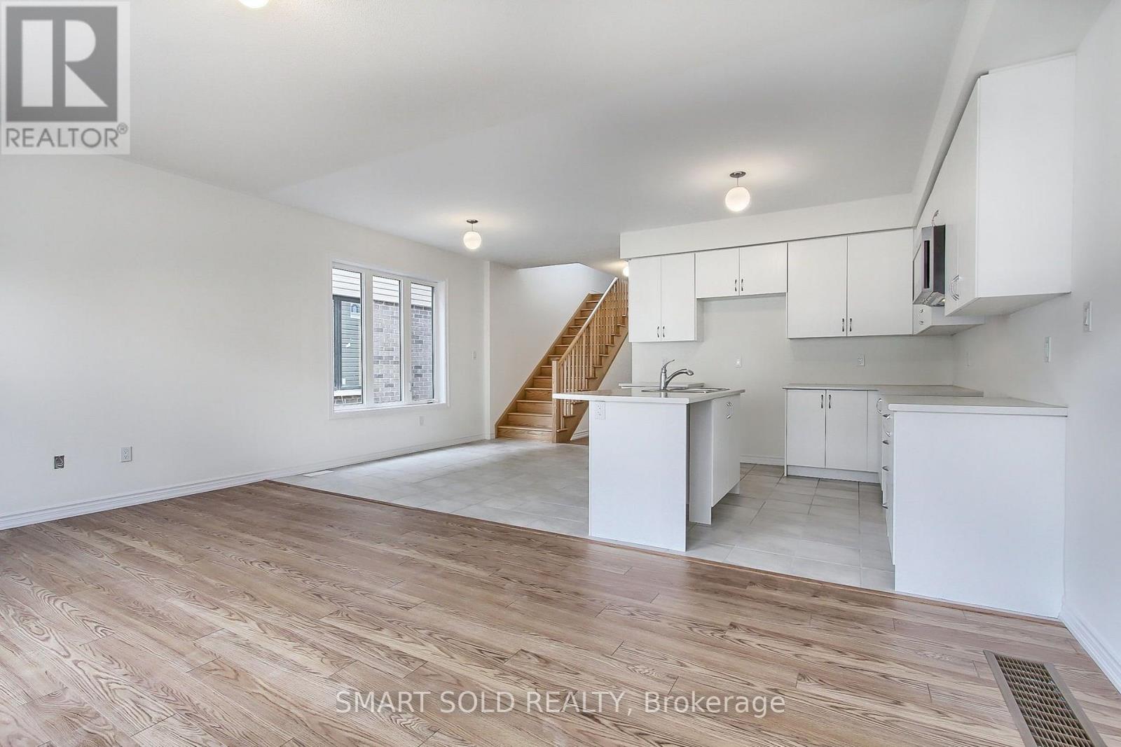 15 DURHAM AVENUE - 16