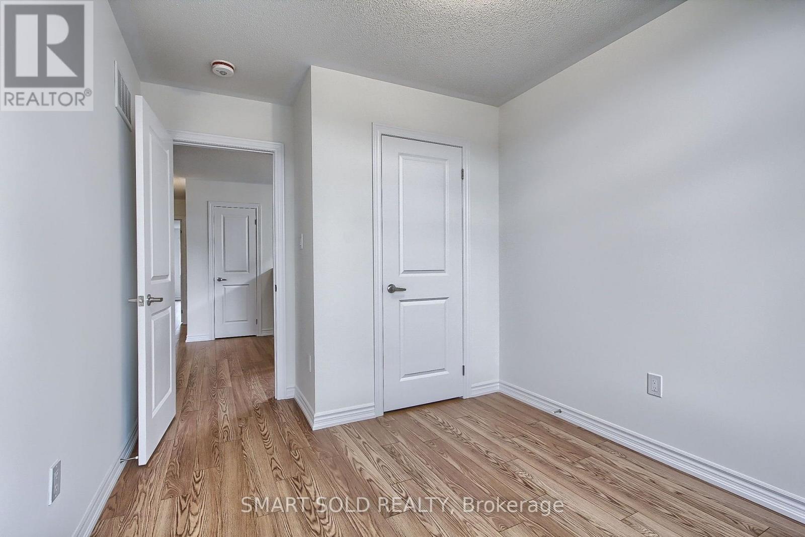 15 DURHAM AVENUE - 32