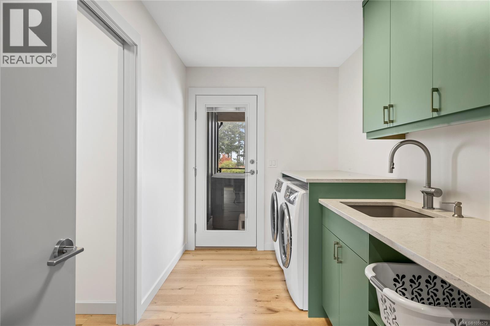 7393 Sunbury Rd - 44