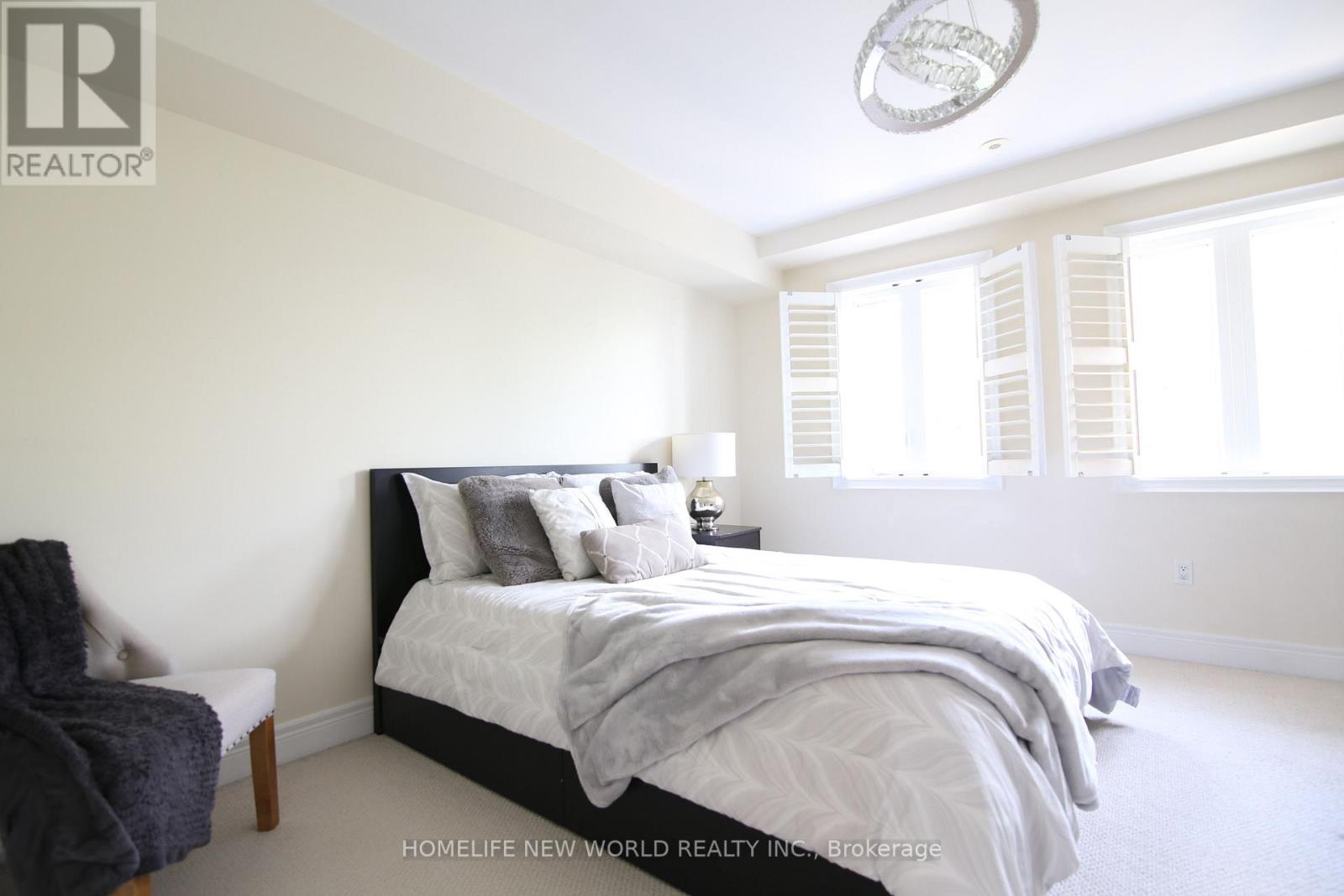 585A Oxford Street, Toronto, ON photo 11