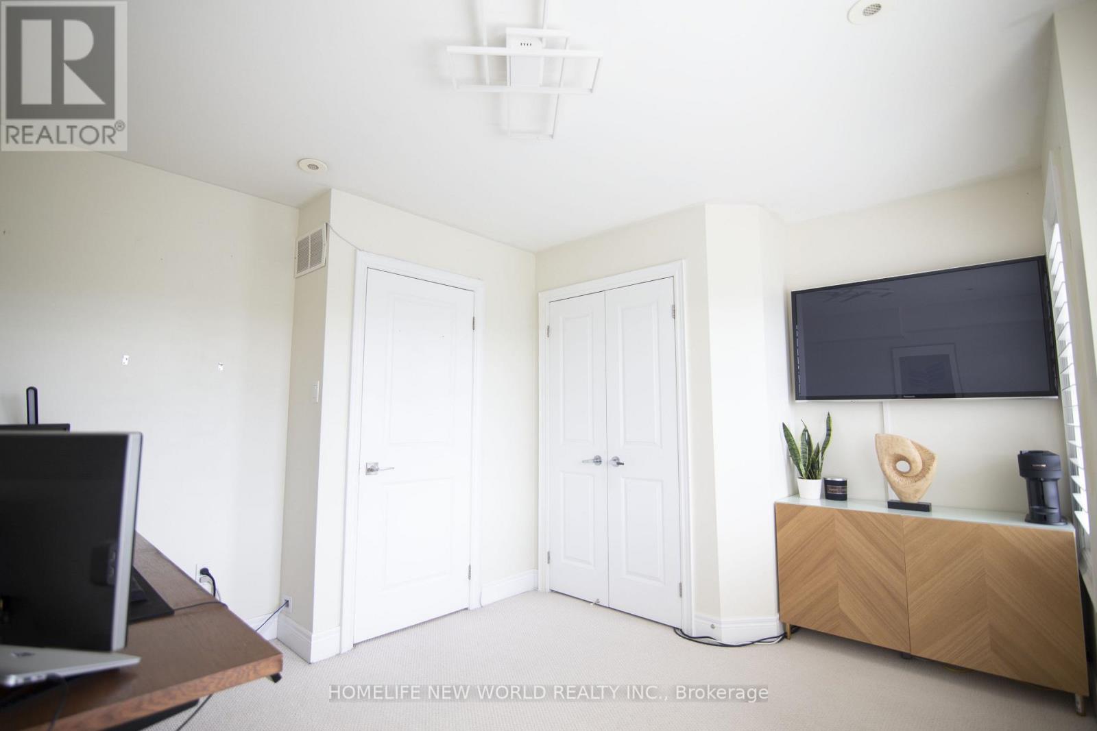 585A Oxford Street, Toronto, ON photo 14