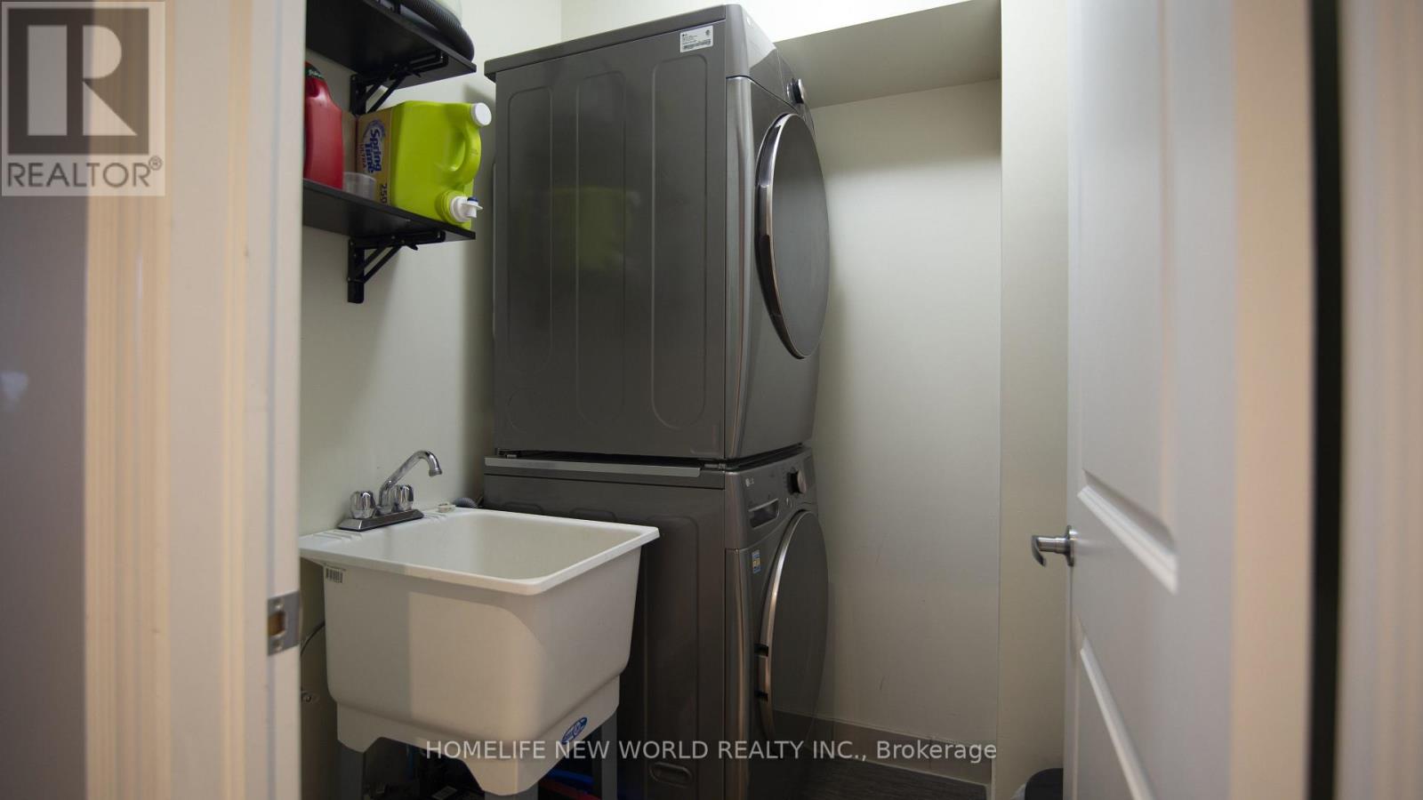 585A Oxford Street, Toronto, ON photo 16